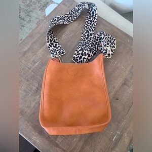 Beautiful and fun cross body leather bag